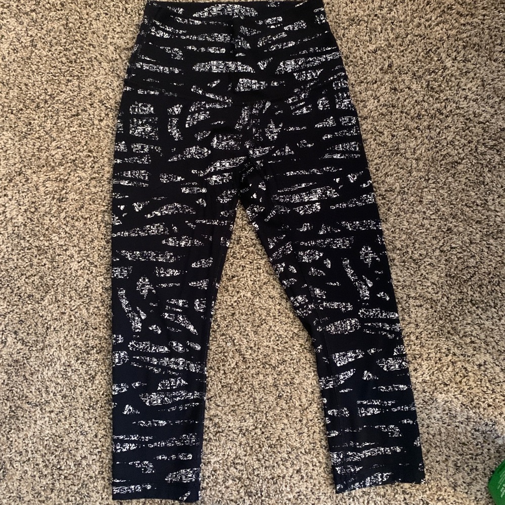 Lululemon wunder under 19”